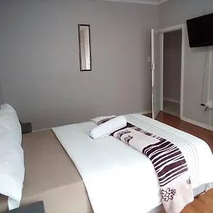 Guest house Galaxy Boston Bellville, Cape Town